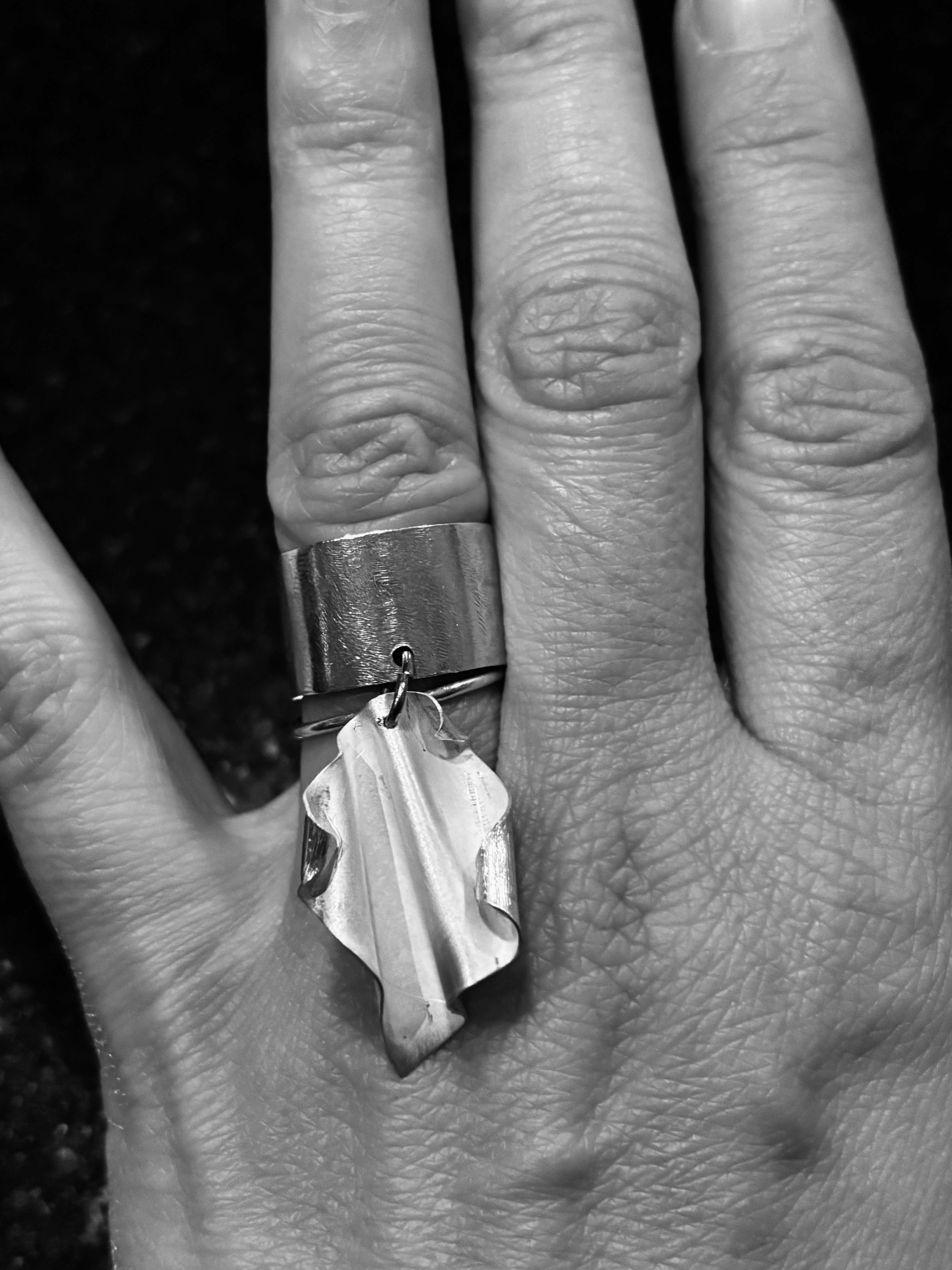 Folded ring side detail