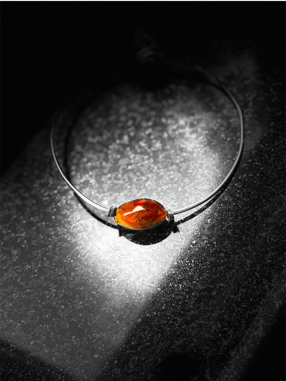 Amber bracelet product photo